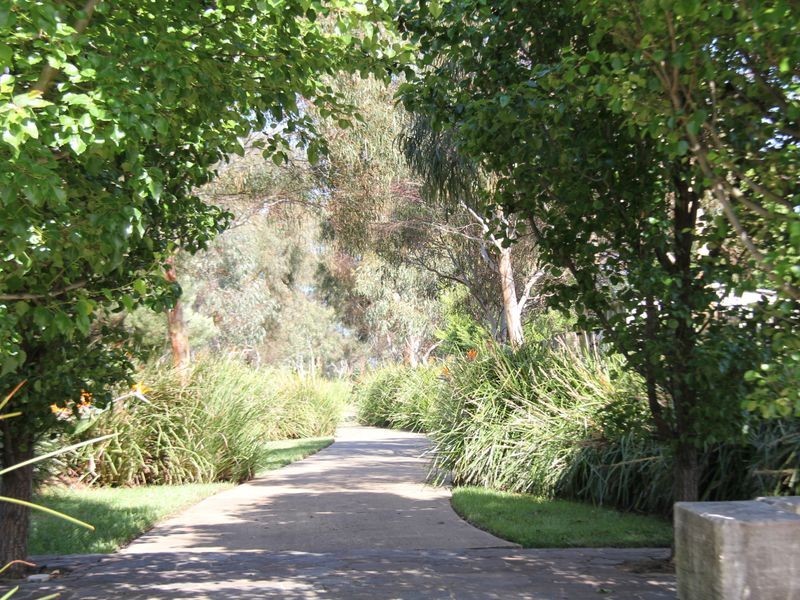 5 Brindabella Circuit SANDHURST ESTATE, Skye VIC 3977