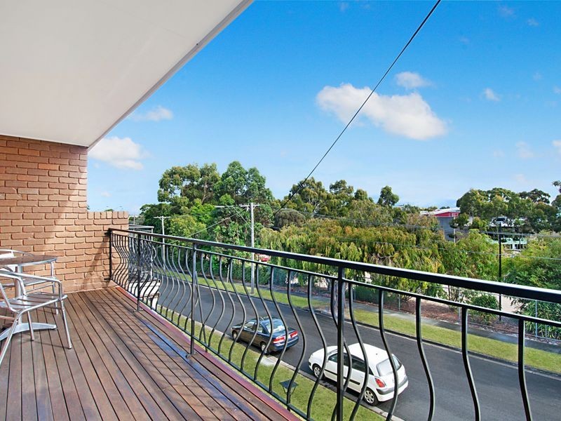 1/2 Millard Street, Frankston VIC 3199