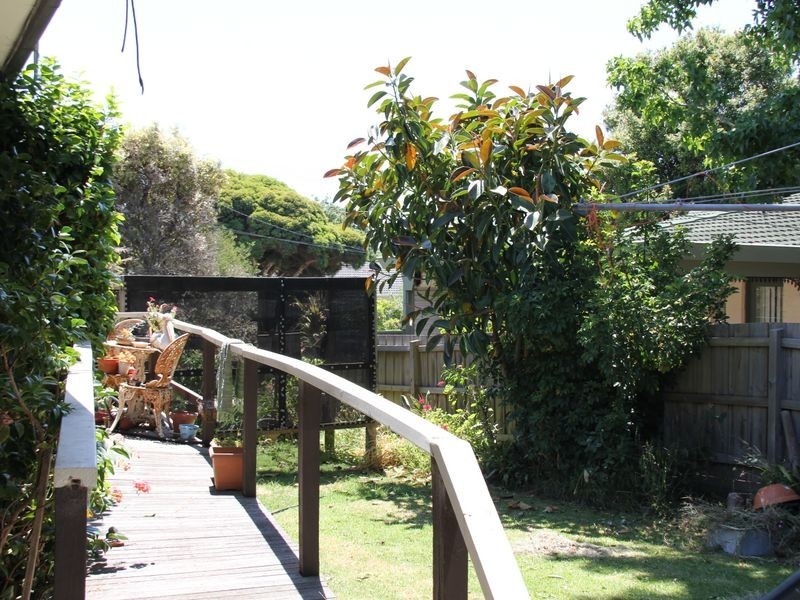 2 Meerlu St, Frankston VIC 3199