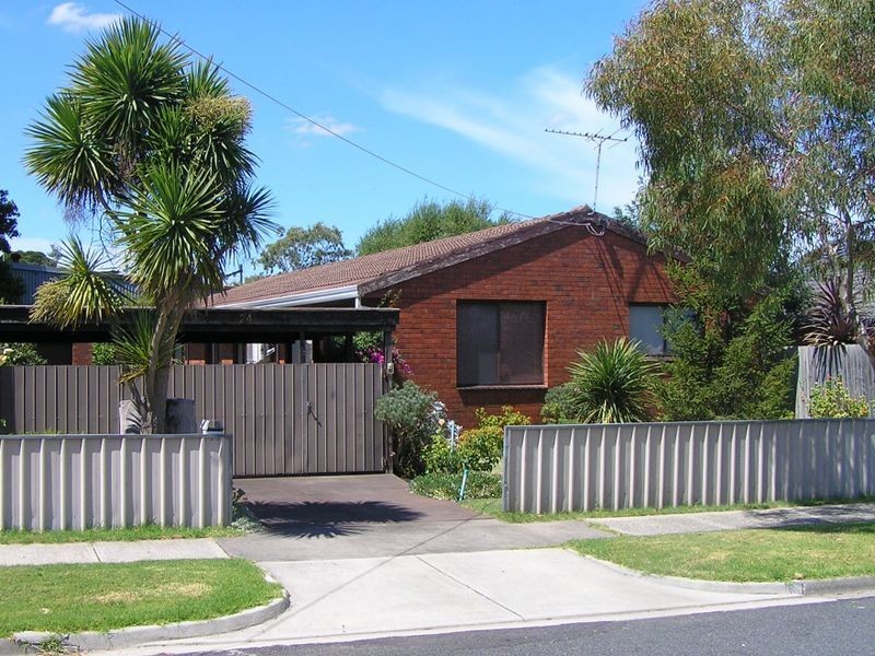 24 Bainbridge Ave, Seaford VIC 3198