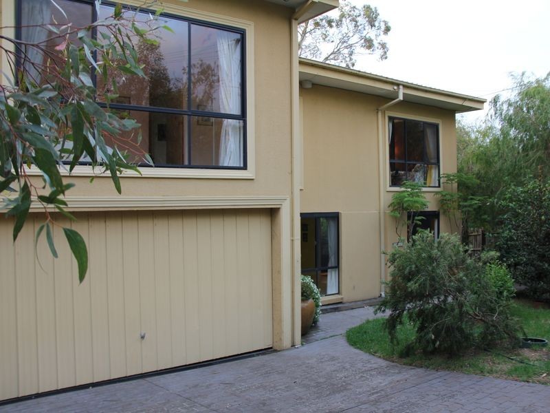 2 Sturt Place, Frankston South VIC 3199