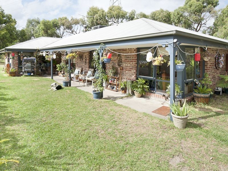 6 Bridgewater Crt, Langwarrin VIC 3910