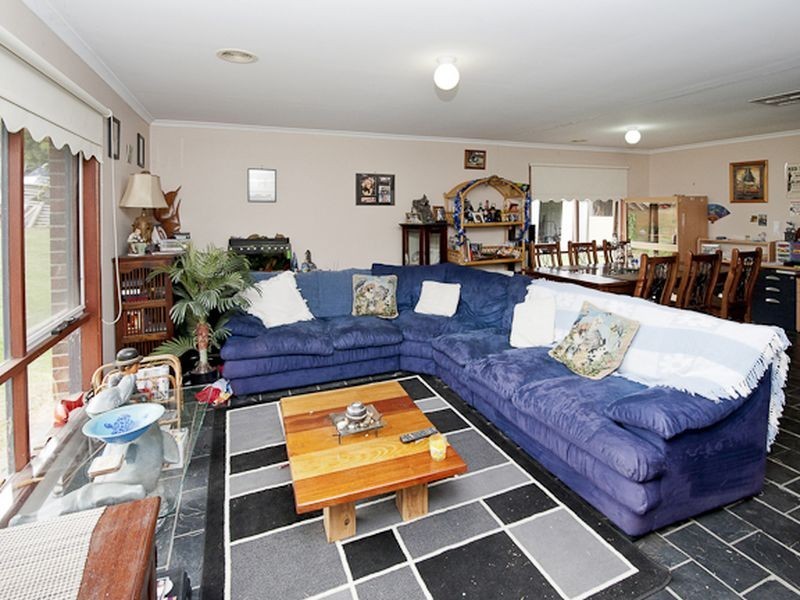 6 Bridgewater Crt, Langwarrin VIC 3910