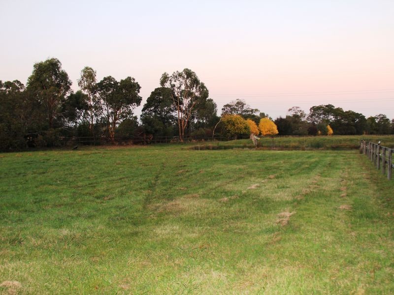 40 East Road, Pearcedale VIC 3912