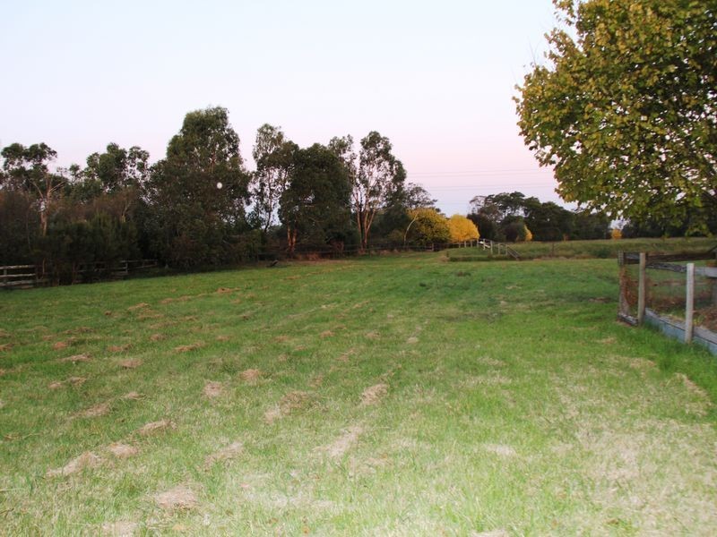 40 East Road, Pearcedale VIC 3912