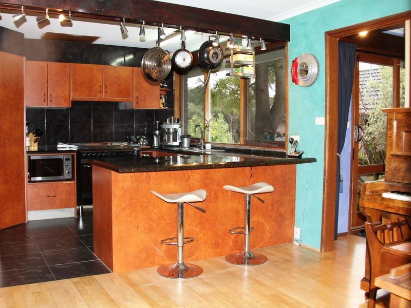 44 Willow Road, Frankston VIC 3199