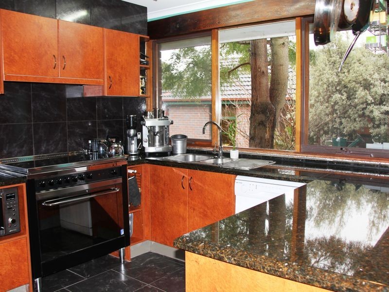 44 Willow Road, Frankston VIC 3199