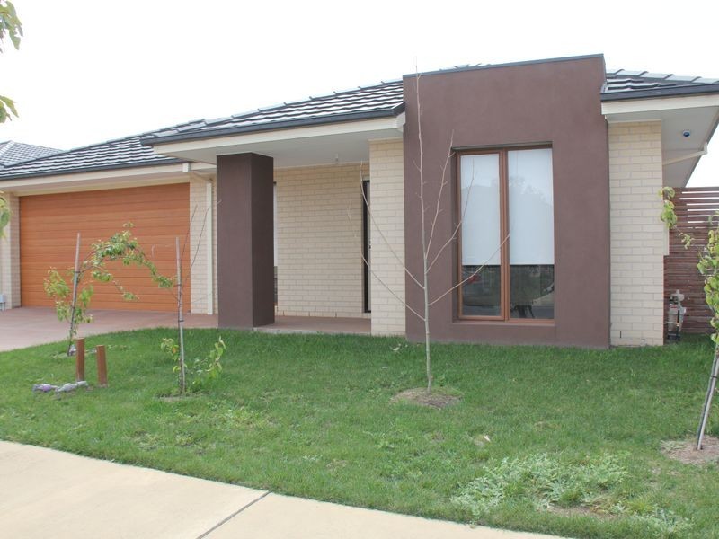 33 Nagle Drive, Sandhurst VIC 3977