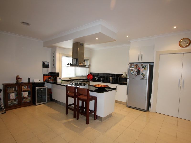 2/50 Edward Street, Langwarrin VIC 3910