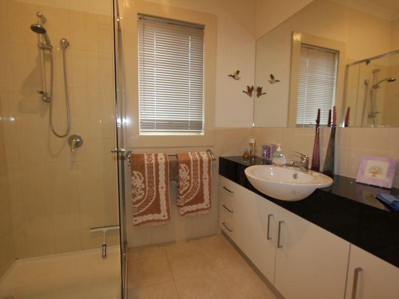 2/50 Edward Street, Langwarrin VIC 3910