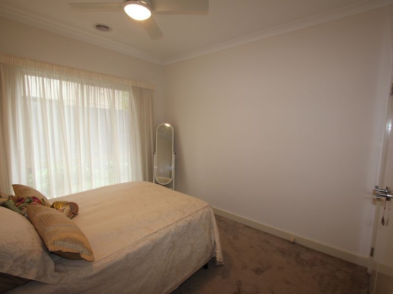 2/50 Edward Street, Langwarrin VIC 3910