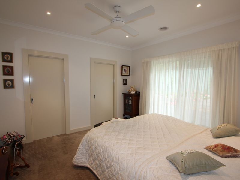 2/50 Edward Street, Langwarrin VIC 3910