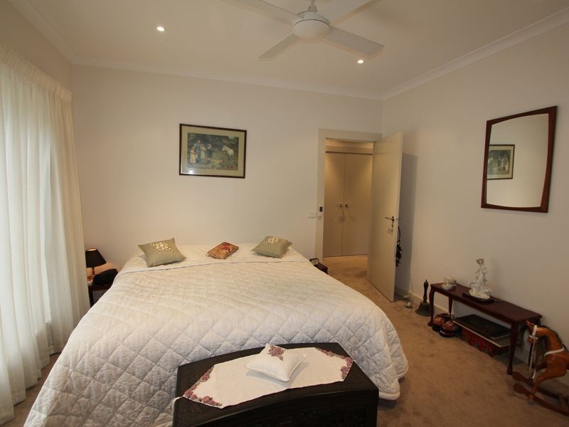 2/50 Edward Street, Langwarrin VIC 3910