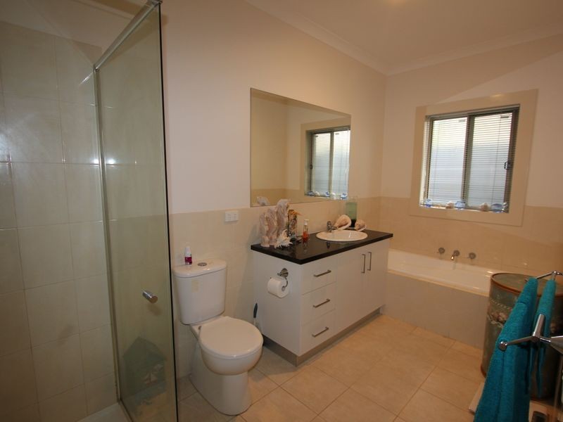 2/50 Edward Street, Langwarrin VIC 3910