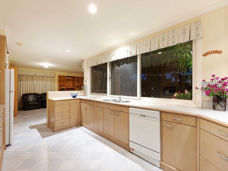 5 Tertullian Court, Frankston VIC 3199