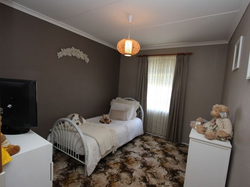 89 Monterey Boulevard, Frankston North VIC 3200