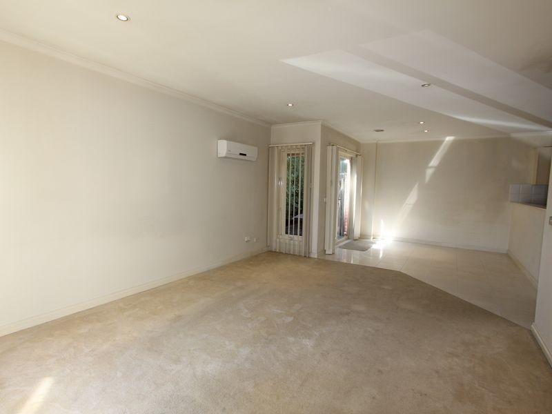 1/5 Deane Street, Frankston VIC 3199