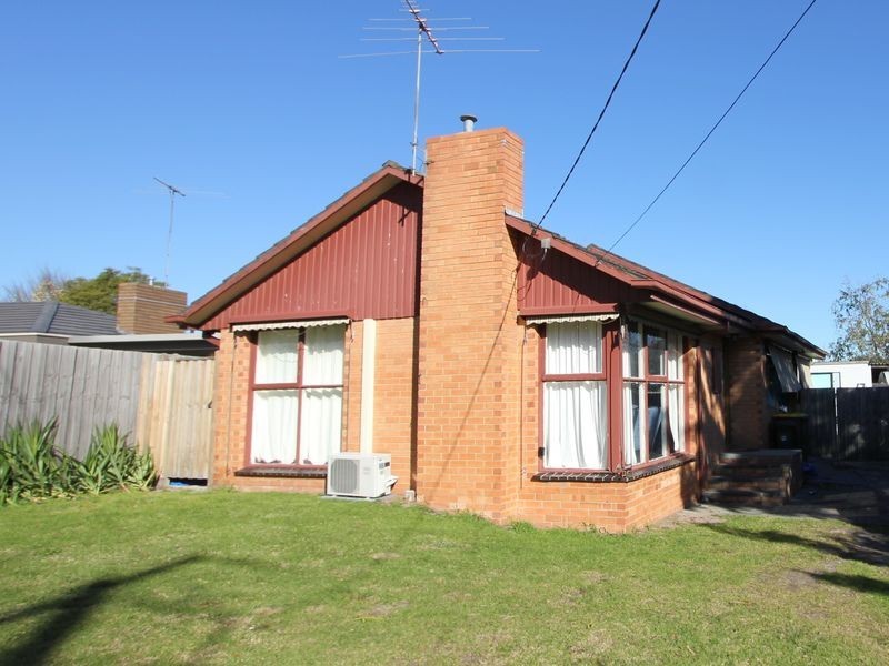 2 Omaroo Road, Frankston VIC 3199