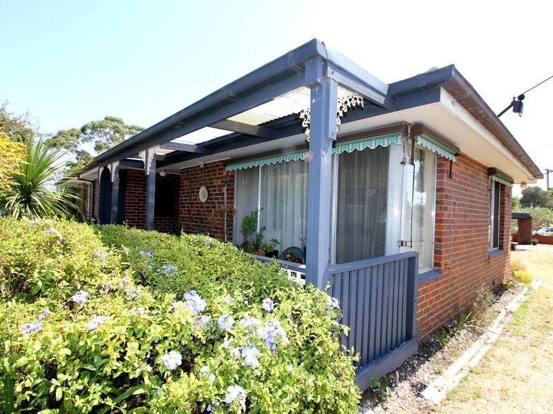 34 Bunarong Drive, Frankston VIC 3199