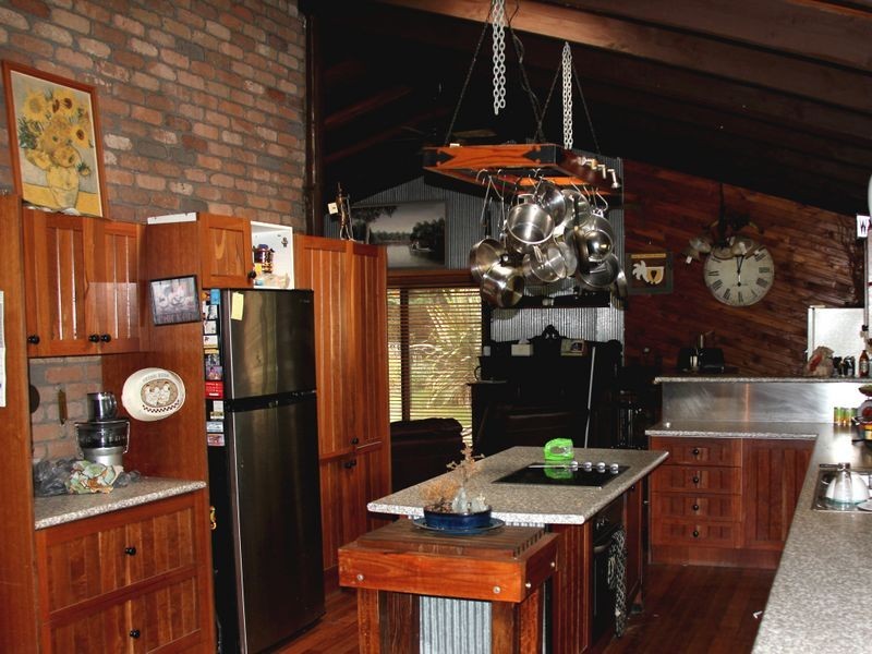 825 Frankston Flinders Road, Somerville VIC 3912