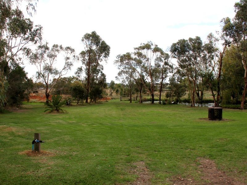 825 Frankston Flinders Road, Somerville VIC 3912