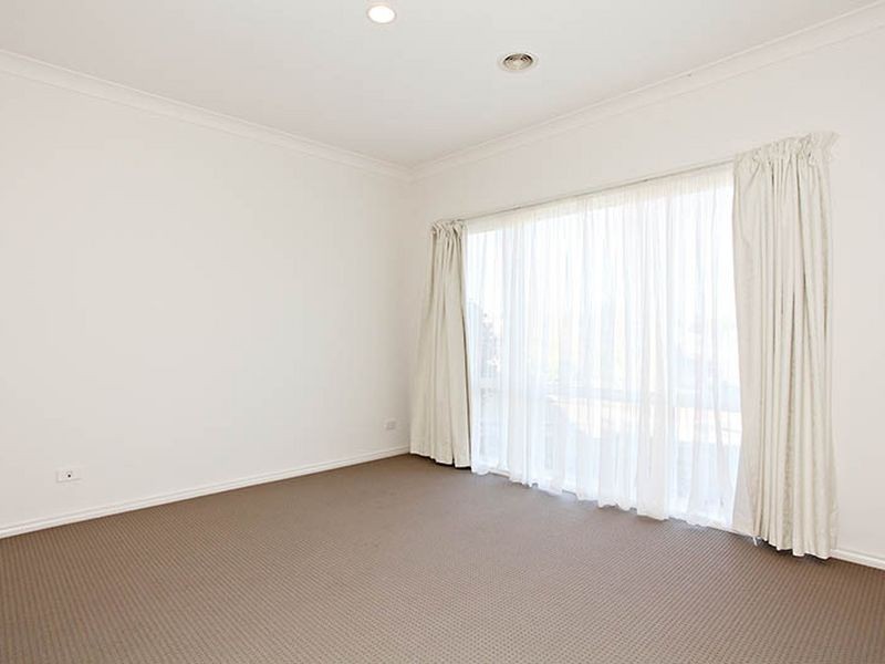 5 Fernleigh Court, Langwarrin VIC 3910