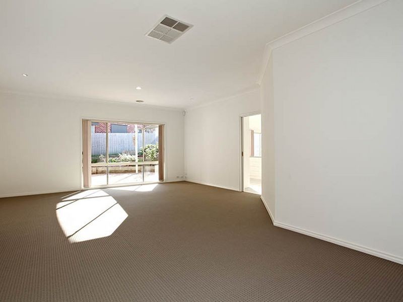 5 Fernleigh Court, Langwarrin VIC 3910