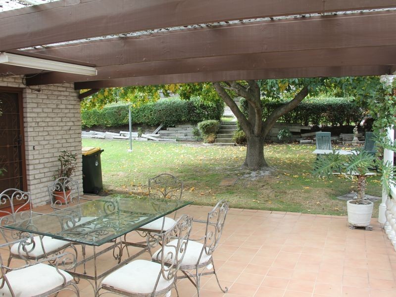 8 Hillside Grove, Frankston South VIC 3199