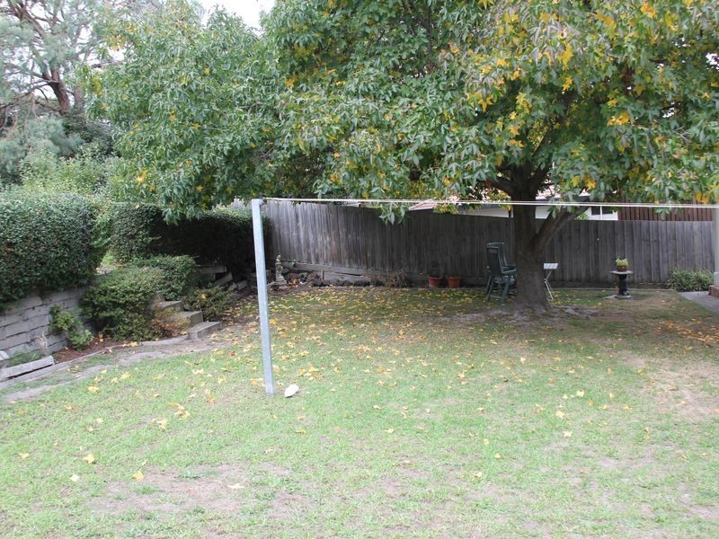 8 Hillside Grove, Frankston South VIC 3199