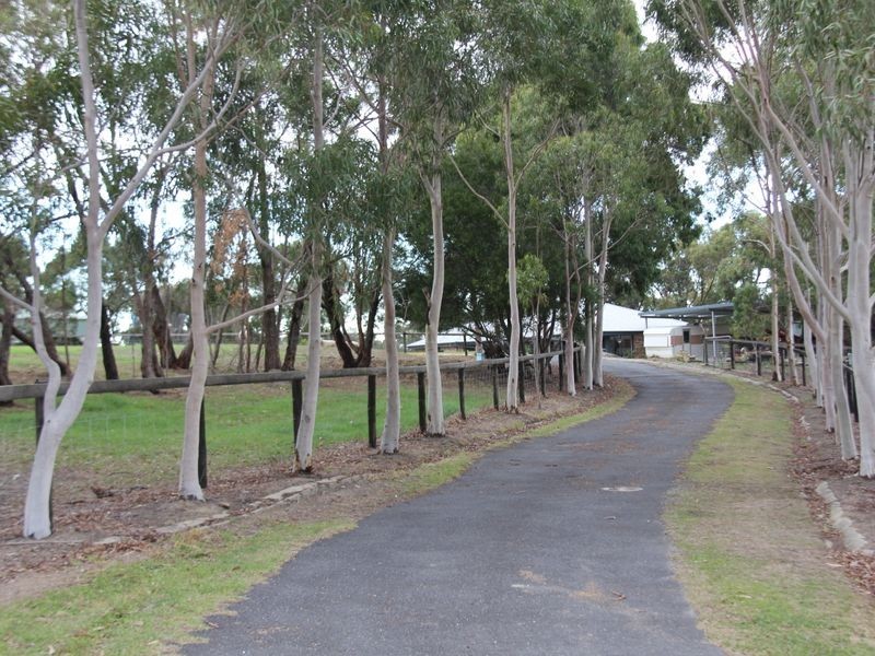 6 Bridgewater Court, Langwarrin VIC 3910