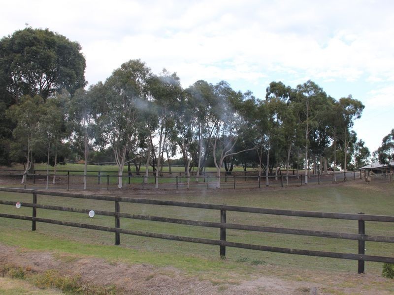 6 Bridgewater Court, Langwarrin VIC 3910