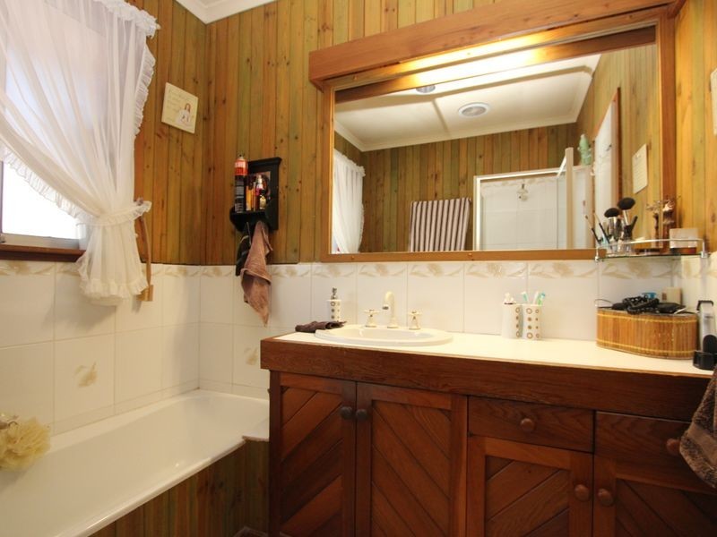 1 Alpina Street, Frankston North VIC 3200