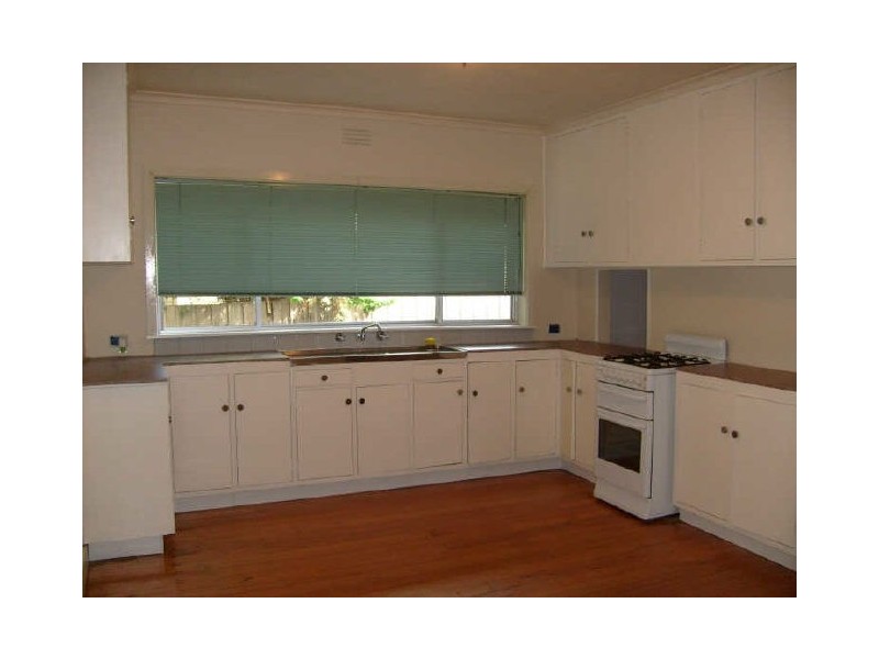 2 Roberta Grove, Frankston VIC 3199