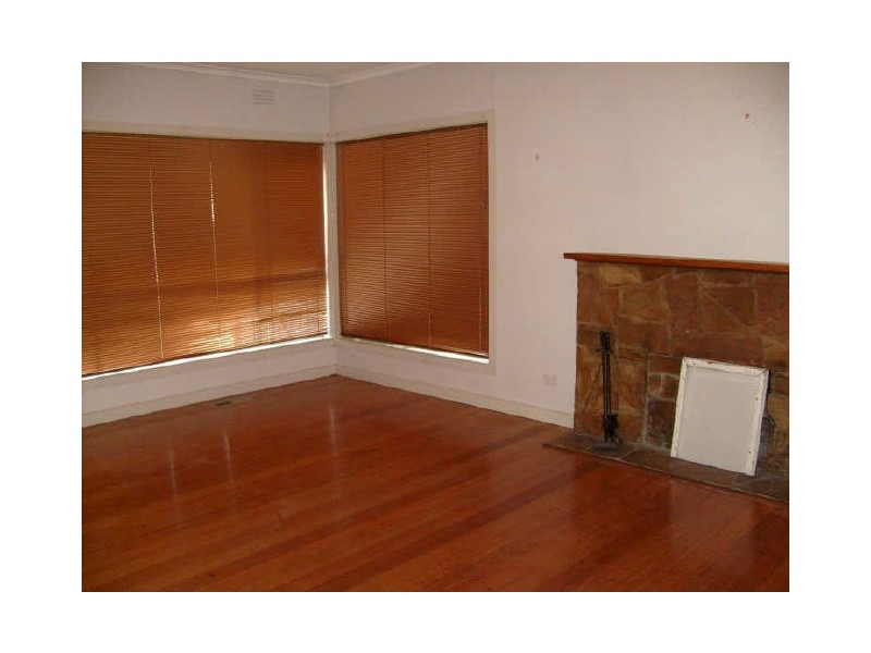 2 Roberta Grove, Frankston VIC 3199