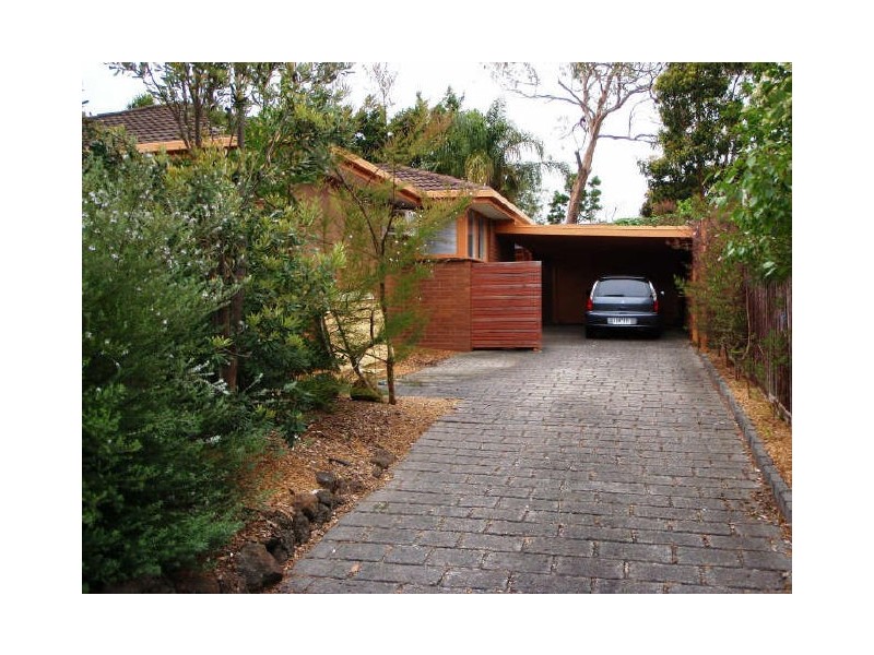 16 Raphael Crescent, Frankston VIC 3199