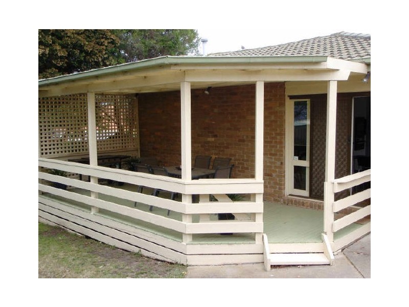 9 Varcoe Crt, Frankston VIC 3199