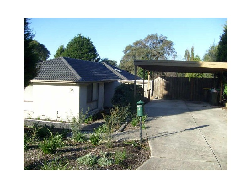 4 Chantilly Court, Frankston VIC 3199