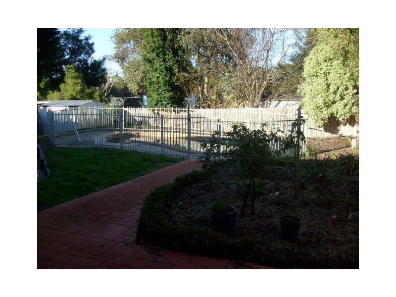 4 Chantilly Court, Frankston VIC 3199