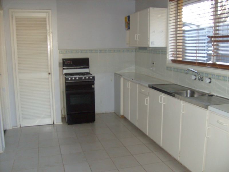 6 Carmel Court, Frankston VIC 3199