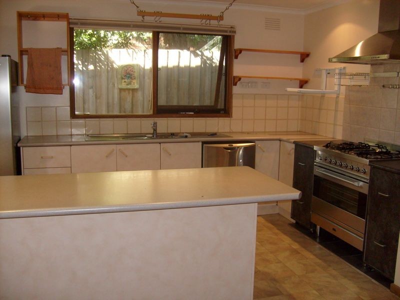 36 Whitford Way, Frankston VIC 3199