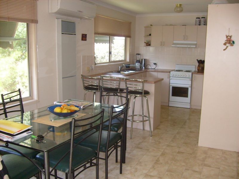 36 Whitford Way, Frankston VIC 3199