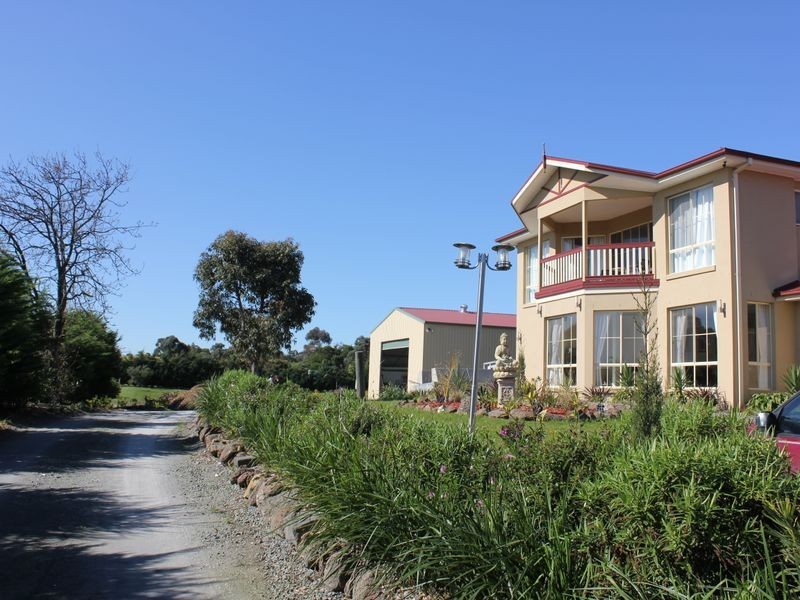 82 Centre Road, Langwarrin VIC 3910