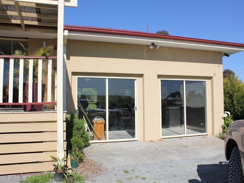 82 Centre Road, Langwarrin VIC 3910