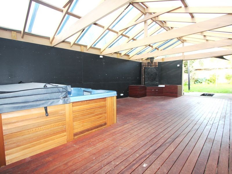 11 Bokissa Drive, Frankston VIC 3199