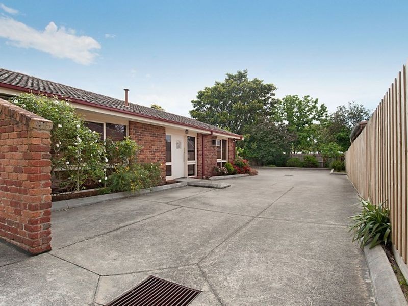 28 Bouvardia Crescent, Frankston North VIC 3200