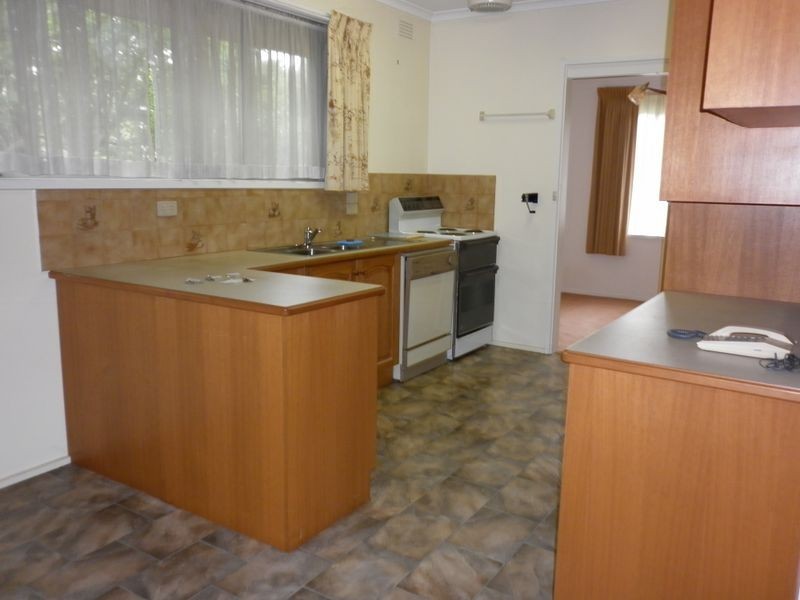 27 Helvetia Court, Frankston VIC 3199