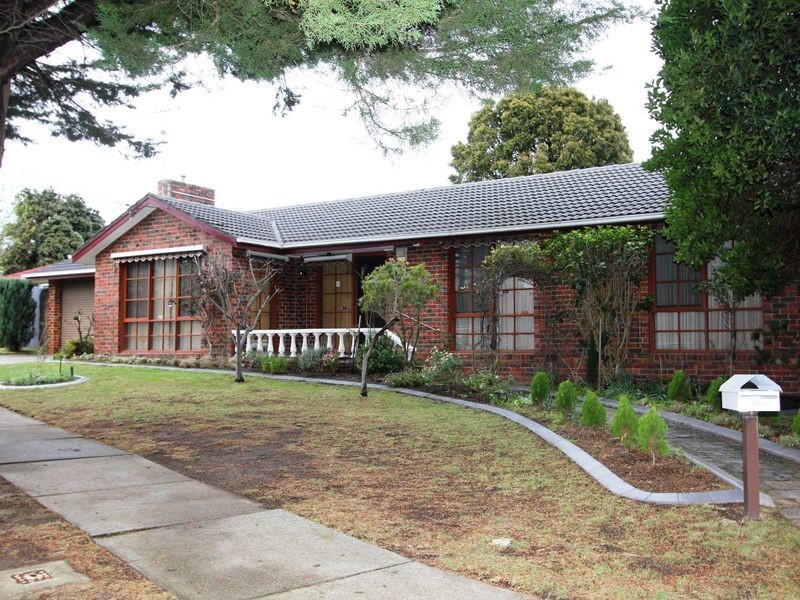 2 Milford Cres, Frankston VIC 3199