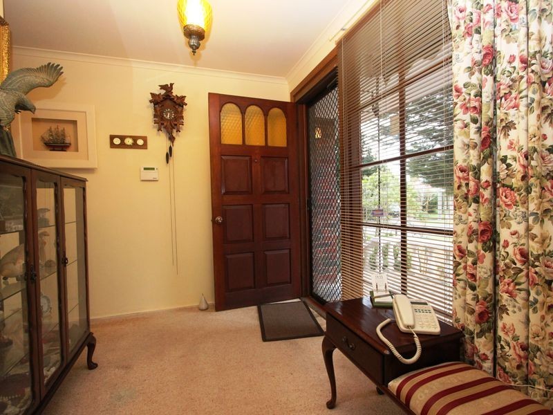 2 Milford Cres, Frankston VIC 3199