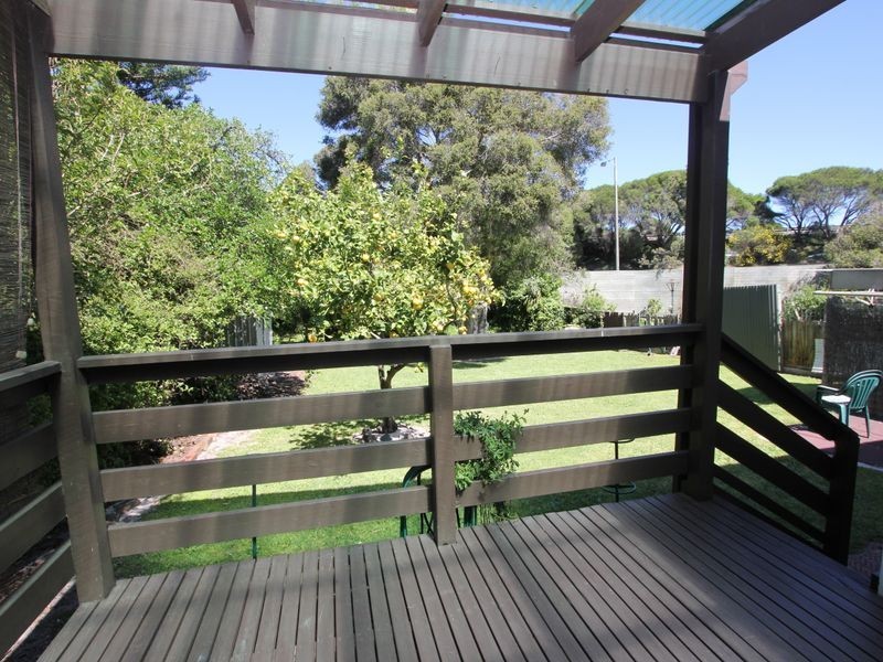 1 Grant Avenue, Seaford VIC 3198