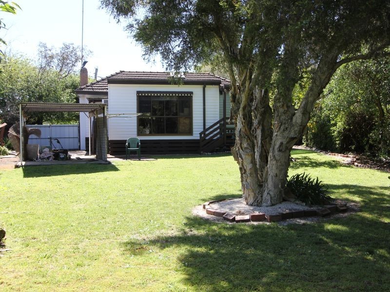 1 Grant Avenue, Seaford VIC 3198